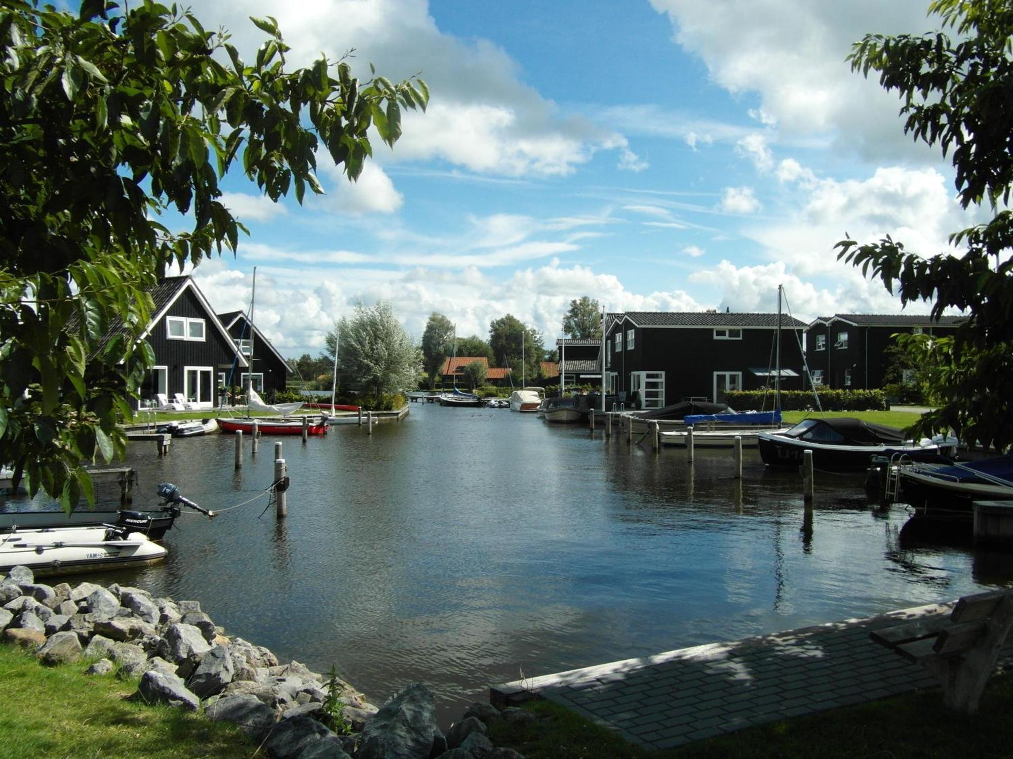 Waterpark Oan 'E Poel Bij Sneekermeer Terherne Luaran gambar