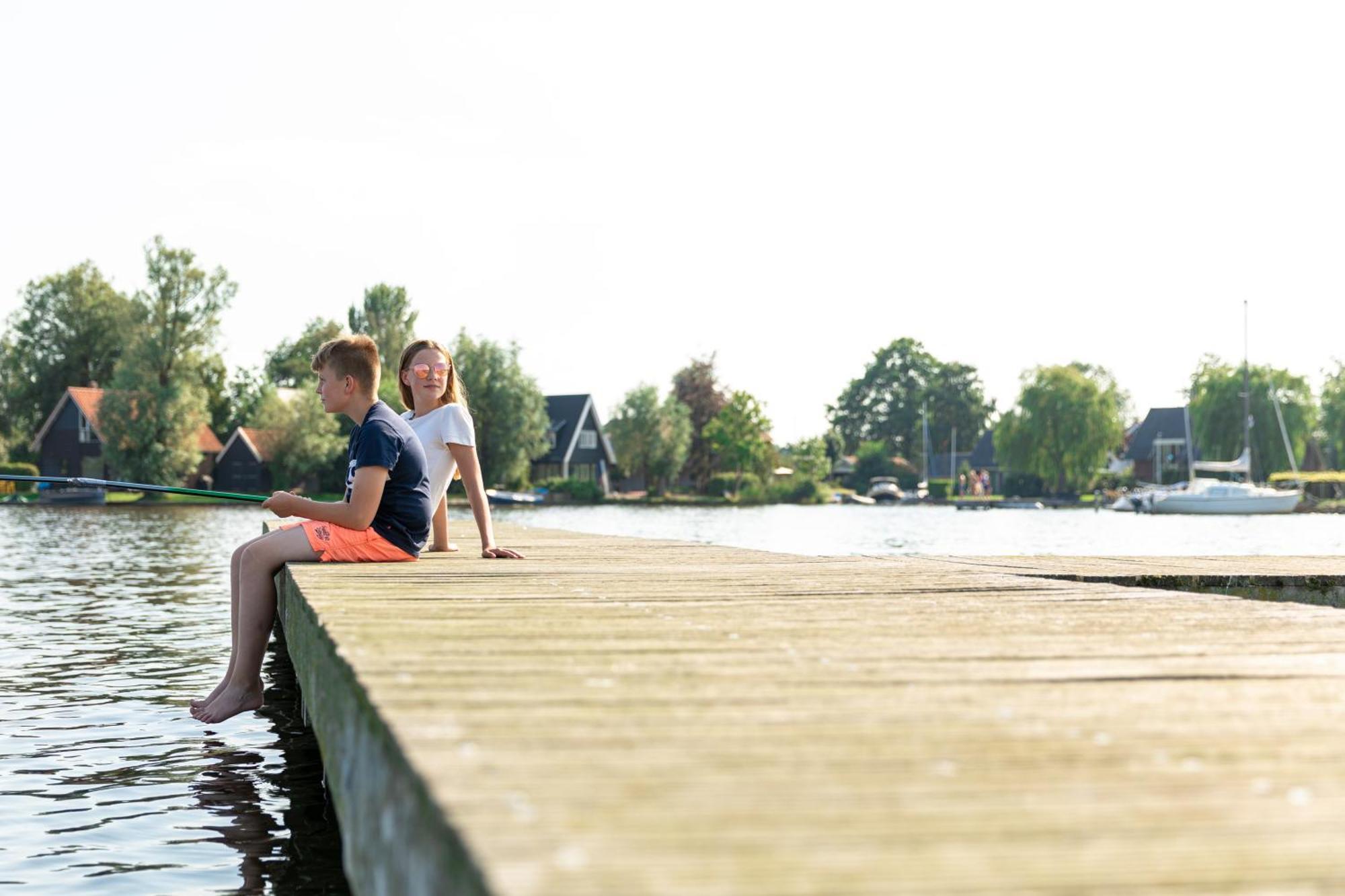 Waterpark Oan 'E Poel Bij Sneekermeer Terherne Luaran gambar